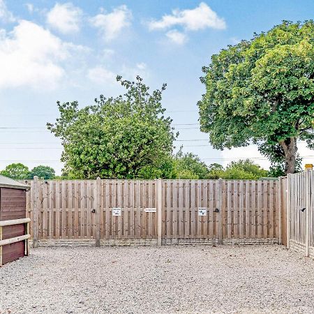 Ewe Two Villa Flint Bagian luar foto